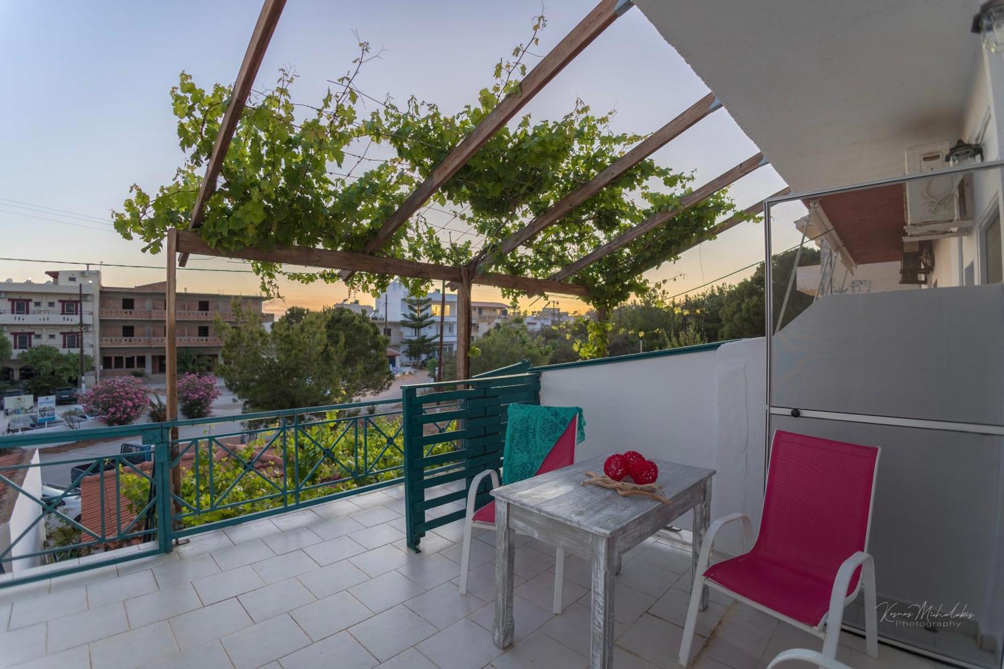 Galini Apartments Ideal For Family Near The Beach Каламакі Екстер'єр фото